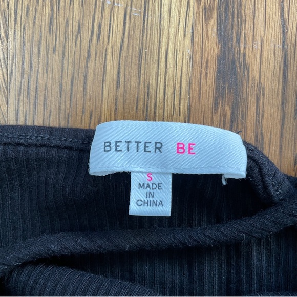 BUNDLE of 5 crop tops, size small - Picture 3 of 11